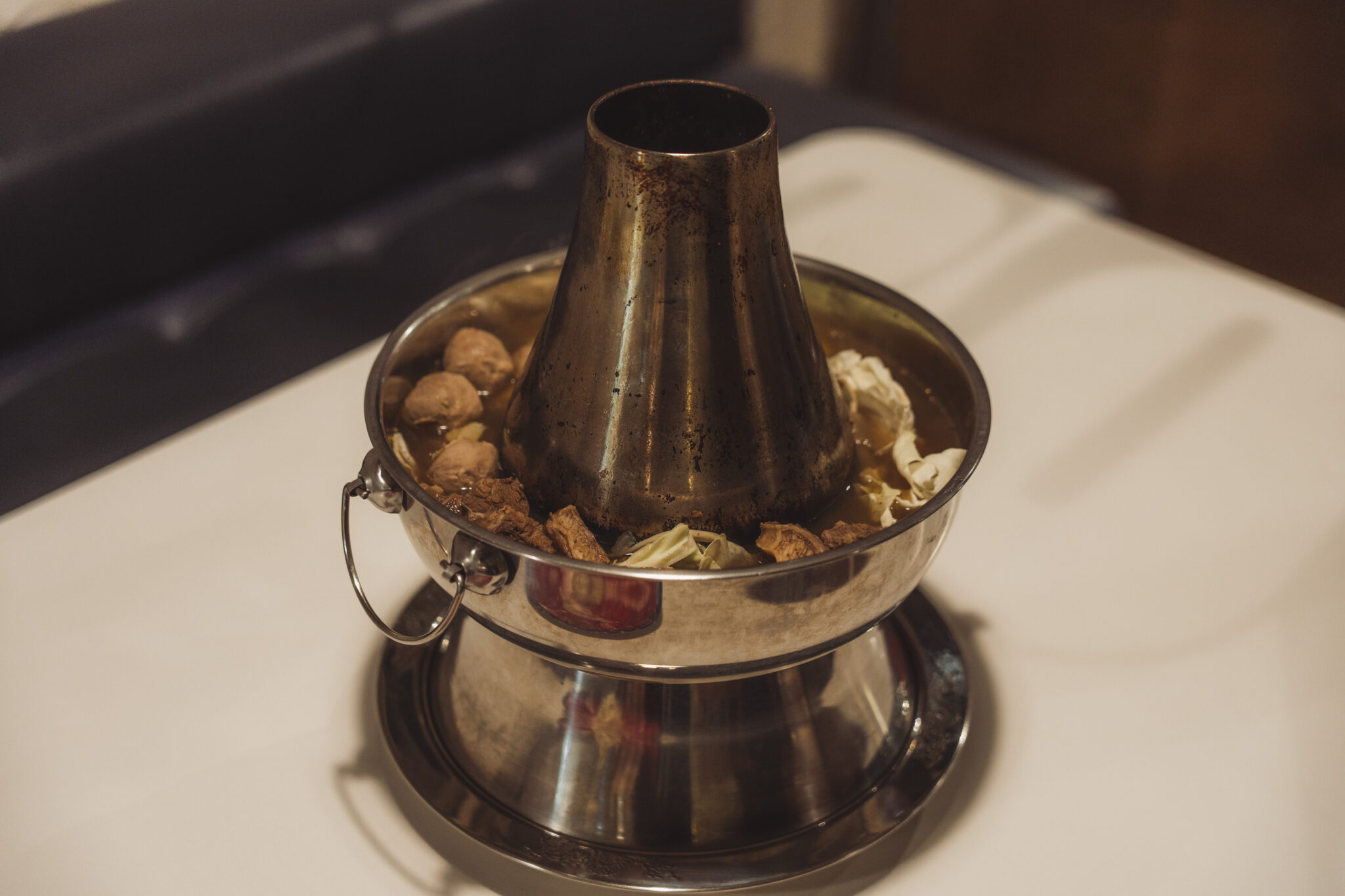 新店牛肉火鍋推薦 炭火直燒、湯頭濃郁隱藏系鍋物品牌