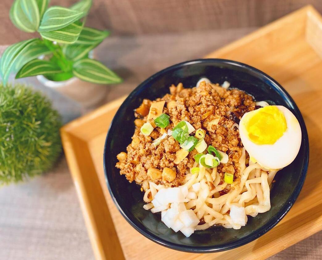 花蓮人氣麵店藏夜市轉角 一碗手工餛飩吃出家的味道