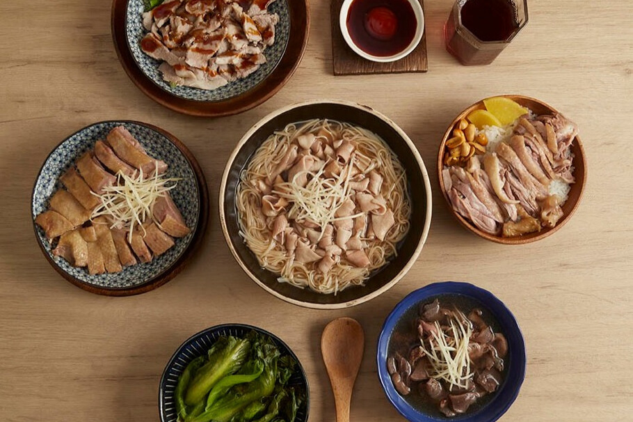 頭份平價美食推薦 苗栗知名鴨肉飯排隊名店慢熬甘甜香醇藥膳味