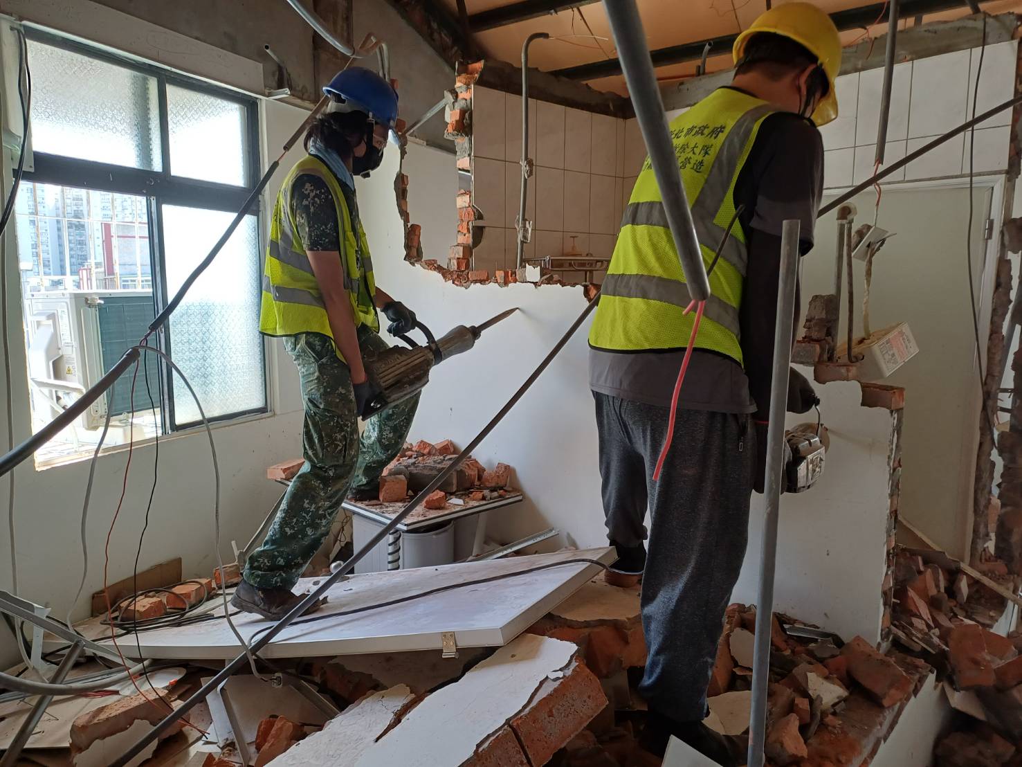 新北市府持續整頓頂加出租違建　強制拆除逾300件、落實收費制度守護市民安全