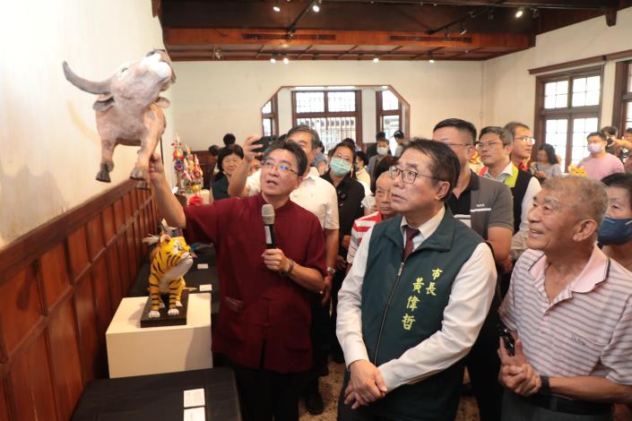 「海．人與土地－糊紙傳承創新特展」今於愛國婦人會館登場 黃偉哲市長出席開幕呼籲文化永續