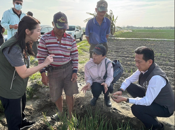 安南區農民獲得天災補助 林俊憲立委攜議員蔡麗青爭取每公頃4萬1千元支援