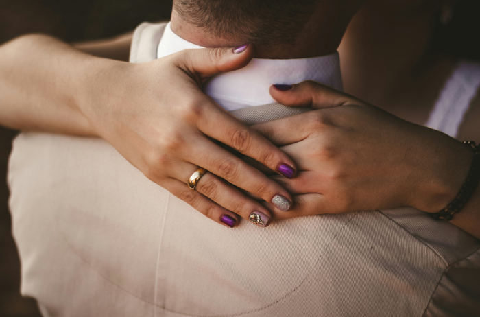 人妻崩潰復仇！丈夫出軌姊妹 下體被點火還遭刀砍