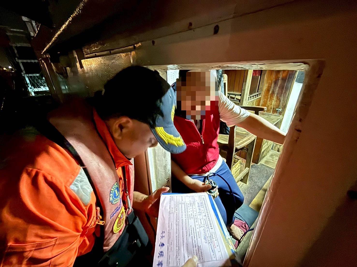 鳳凰颱風警戒持續中　漁船違令出港　海巡署開出首張違反禁制令舉發單