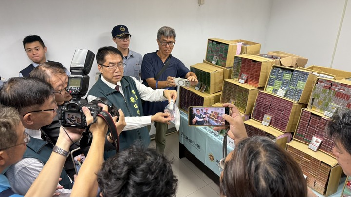海巡署臺南查緝隊查獲精美包裝暗藏煙毒、破獲喪屍煙彈據點　大量電子煙主機與煙彈遭查扣