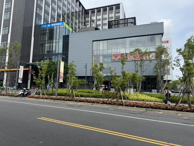 因應「新光三越台南小北門店」試營運　臺南市府智慧交通中心全程監控車流與號誌