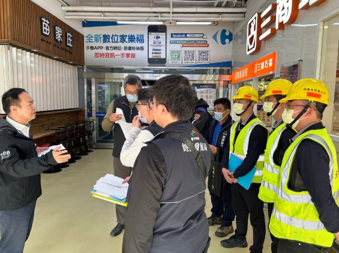 臺中市府大型百貨商場公安稽查第6天，2家場所防火不合格將遭罰款