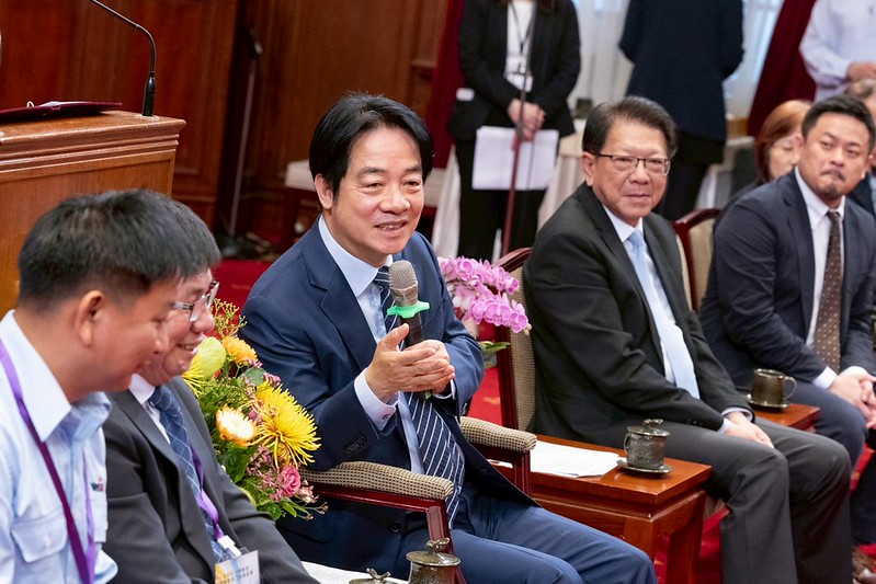 賴清德總統接見全國模範勞工及移工　職場安全與勞動尊嚴受重視　生活照顧成政府努力目標