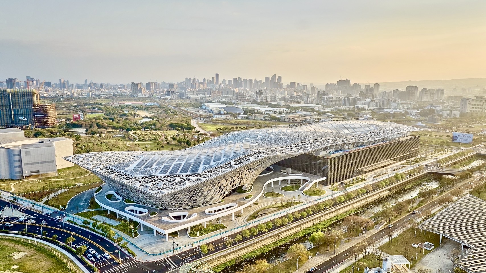 搶先看！臺中國際會展中心試營運10月21日首展五金工具博覽會 捷運接駁方便