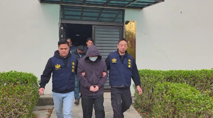 潮牌大亨藏身船舶密艙企圖偷渡中國　海巡署循線瓦解人蛇集團　金門跨境偷渡鏈曝光