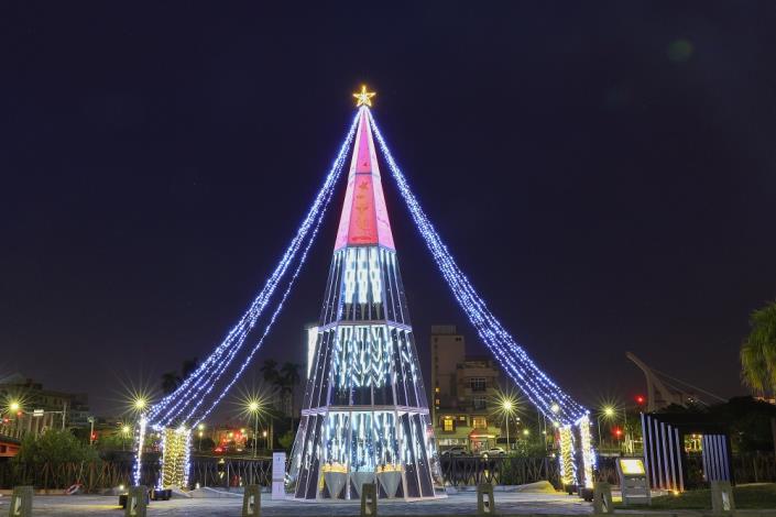 2025臺南聖誕燈節全攻略：光之旅程、雲之曙光帶你走入冬日夢幻光影世界與打卡景點