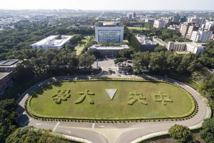 少子化衝擊加劇　114學年公私立大專54碩博班新生註冊率掛零　頂尖大學難倖免