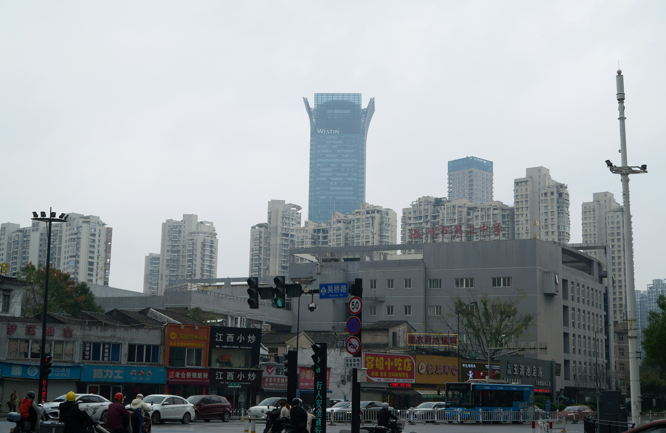 房價鬆動成形！全臺每坪跌破34萬　南部成重災區、專家：恐持續下修