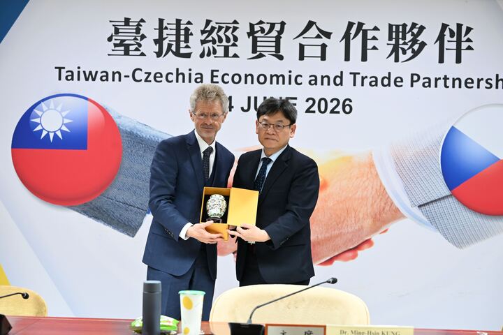 臺捷關係再升級　中東歐投資基金國發會加碼5千萬歐元強化供應鏈合作