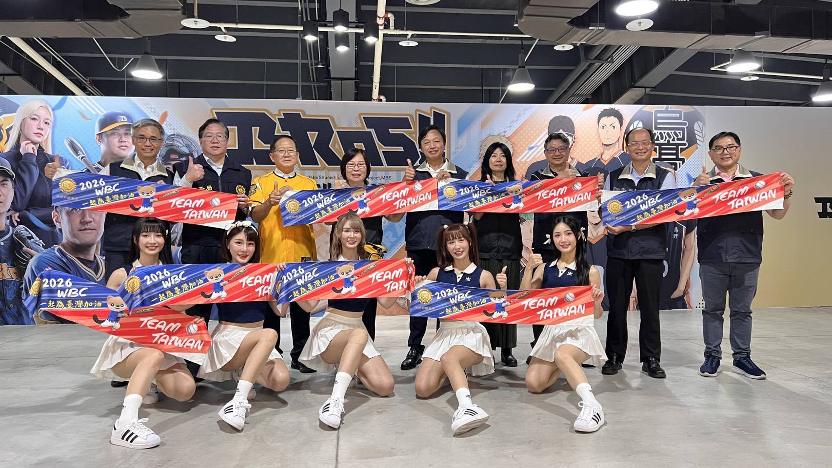 陳白立局長與奧運拳擊金牌教練曾自強同框 握拳喊話展現全民護國決心