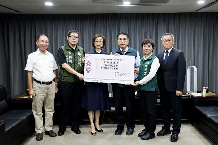 丹娜絲颱風重創南臺灣　跨越太平洋的愛心援助暖流湧入　臺南市長黃偉哲感謝美國大洛杉磯臺灣會館捐款10萬美元助臺南災後重建