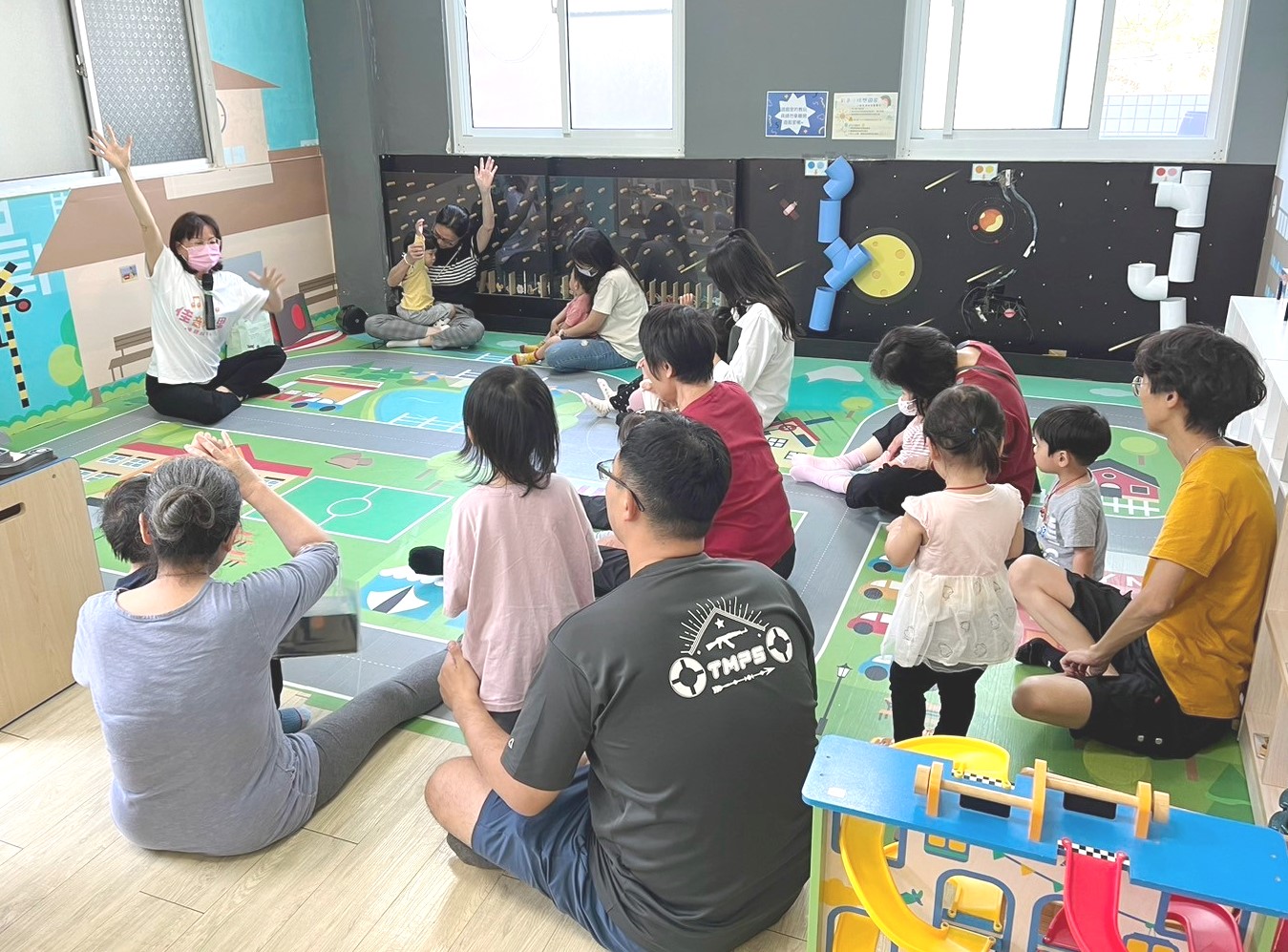 黃偉哲市長引領臺南市親子館發展，強化托育支持網助家庭育兒
