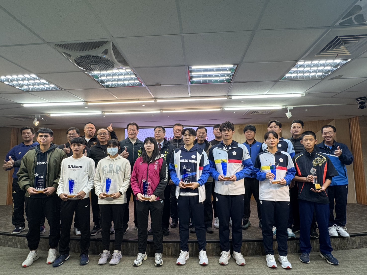 黃偉哲市長親自接見，表揚臺南選手在世界中學生運動會的金牌佳績