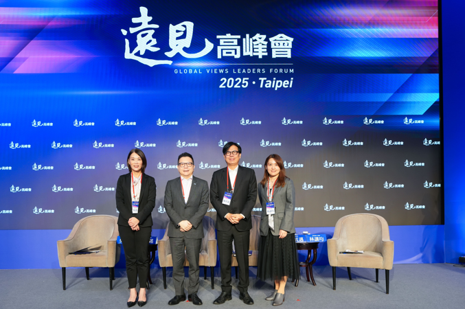 高雄市長陳其邁出席2025遠見高峰會座談 分享亞洲資產管理中心發展願景