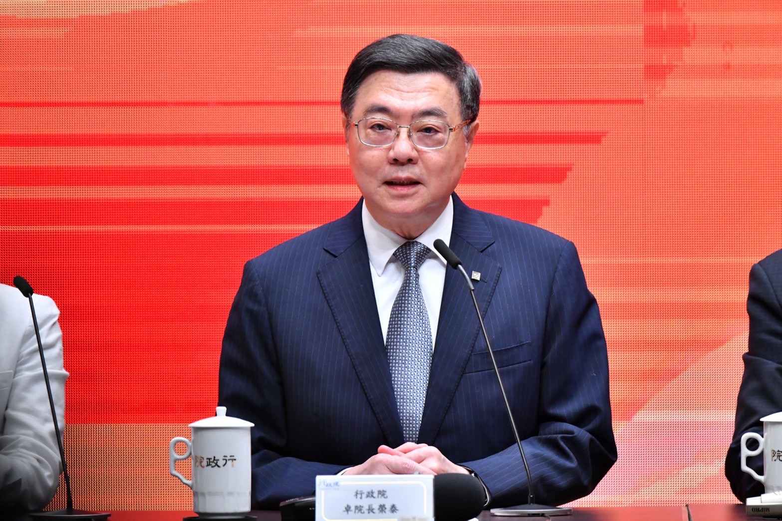 11縣市正副首長齊聚行政院！怒批《財劃法》修正導致預算失衡　行政院長卓榮泰點頭認同自治事權應回歸地方承擔