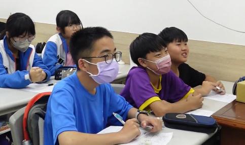 選對補習班，翰林學院助孩子輕鬆面對國中升學壓力！