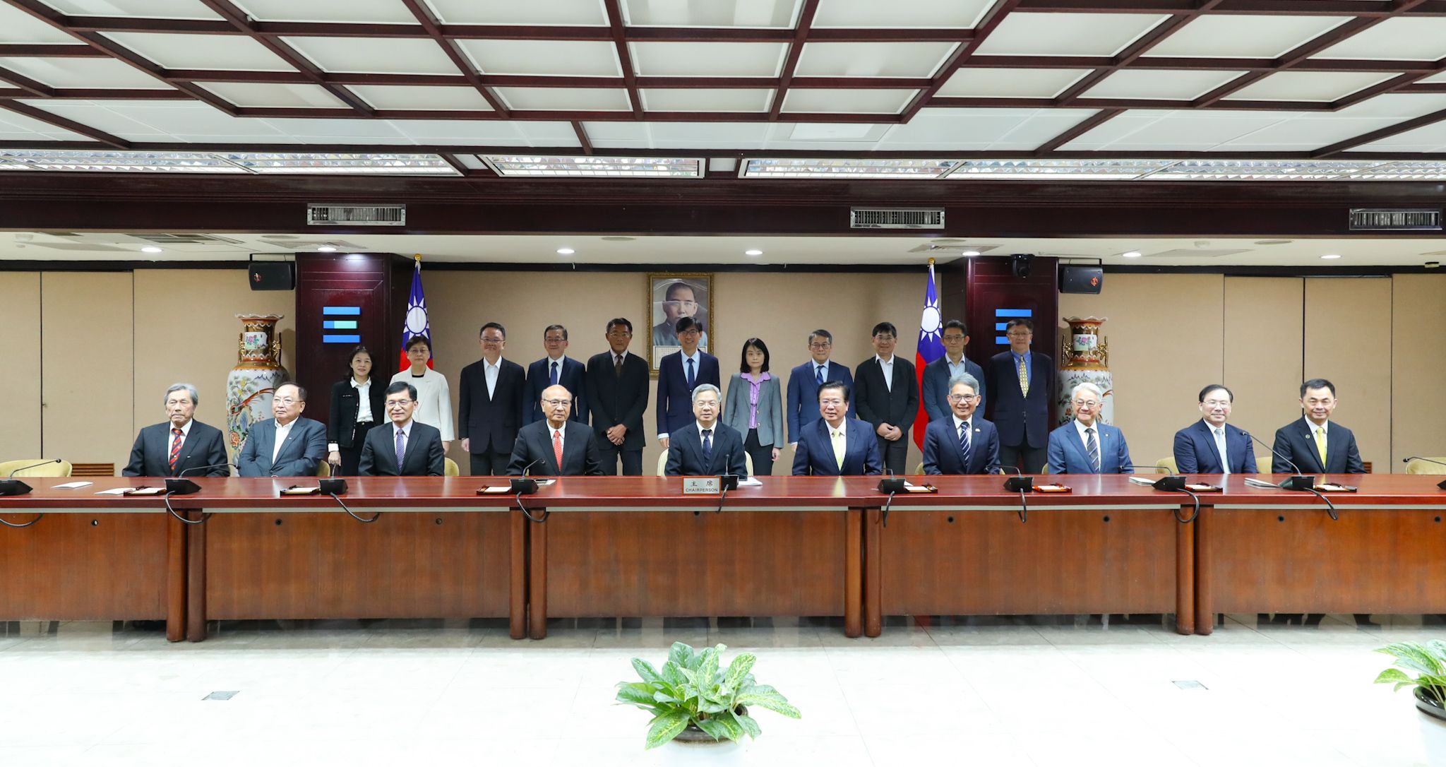 經濟部三個月再行動！經濟部長龔明鑫落實承諾，與工商界共商產業升級、海外拓銷及人力資源策略