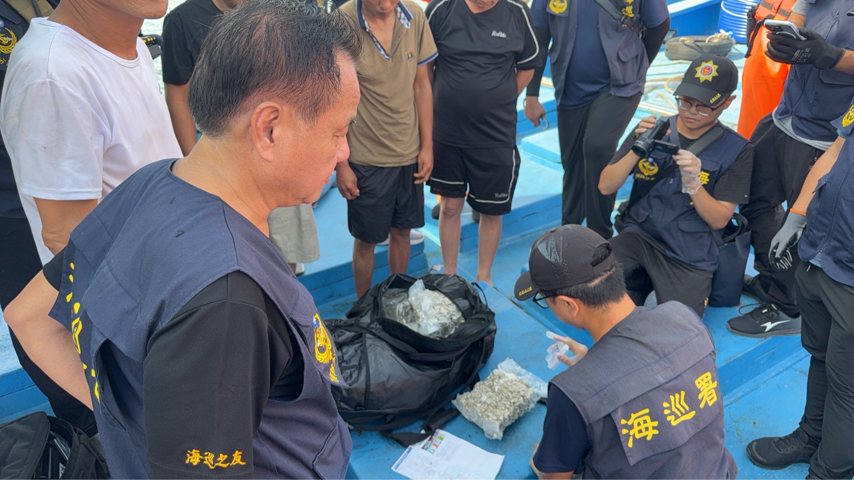 海巡隨護漁抓偷渡猪羊變色 查扣多種毒品總重逾700公斤 足供近250萬人次吸食