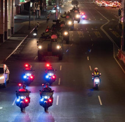 憲兵戰備偵巡結合反無人機　雲豹裝甲車街頭部署強化中樞防護