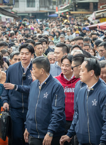 賴清德總統赴桃竹苗廟宇走春發放福袋　以經濟成長為後盾守護國防安全與社福照顧