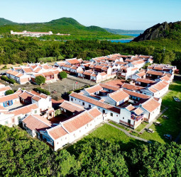 翁嘉賢總幹事分享經營理念，墾丁海濱行旅透過永續旅宿新典範守護文化與生態，提升旅客深度體驗