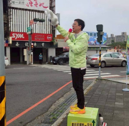 民進黨臺南第8選區初選白熱化　林建南重返選戰上街頭密集基層拜票