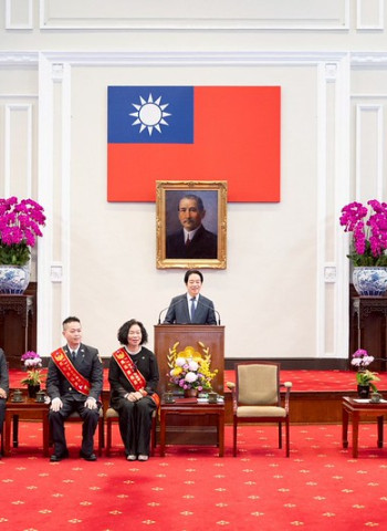 賴清德總統接見消防英雄鳳凰獎楷模　推動政策投入資源守護消防員的健康與權益