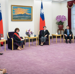 蕭美琴副總統出席頒獎典禮　第30屆志願服務楷模金駝獎得獎人展現志工凝聚社會溫暖力量