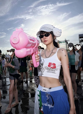 謝金燕備戰高雄WATERBOMB 2026！韓國朝聖水炸彈音樂節搶先體驗　9月高雄演出掀期待
