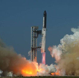 SpaceX星艦第13次試飛成功 美國德州完成星鏈衛星部署 平穩濺落印度洋創新里程碑