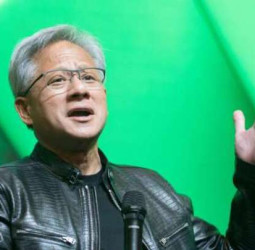 黃仁勳加州親駁Rubin Ultra延遲傳聞　輝達AI基礎設施布局全面擴張　大摩看好營收續創新高