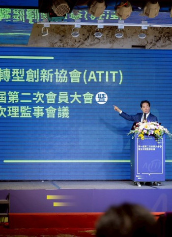 賴清德總統於台灣轉型創新協會會員大會表示　政府支持中小微企業轉型升級，帶動百工百業競爭力