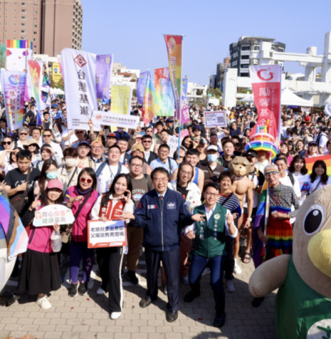 臺南市長黃偉哲力挺彩虹遊行　臺南公私部門齊升彩虹旗、河樂廣場湧萬人見證多元平權新篇章