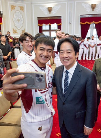 賴清德總統親迎樂天桃猿　表揚2025年中華職棒總冠軍成就並分享臺灣棒球運動產業策略