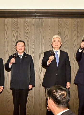 出席壽險公會新春聯誼餐敘　行政院長卓榮泰指出引導保險業資金投入公共建設的重要性，建設國家、照顧人民