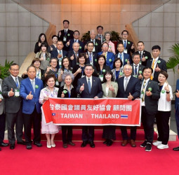 行政院長卓榮泰接見泰國台泰國會議員友好協會顧問團　推動十三項國家戰略產業提升臺泰民主供應鏈合作韌性與競爭力